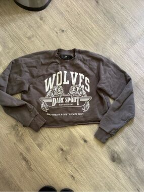 Darc Sport Brown Wolves Graphic Crop Sweatshirt